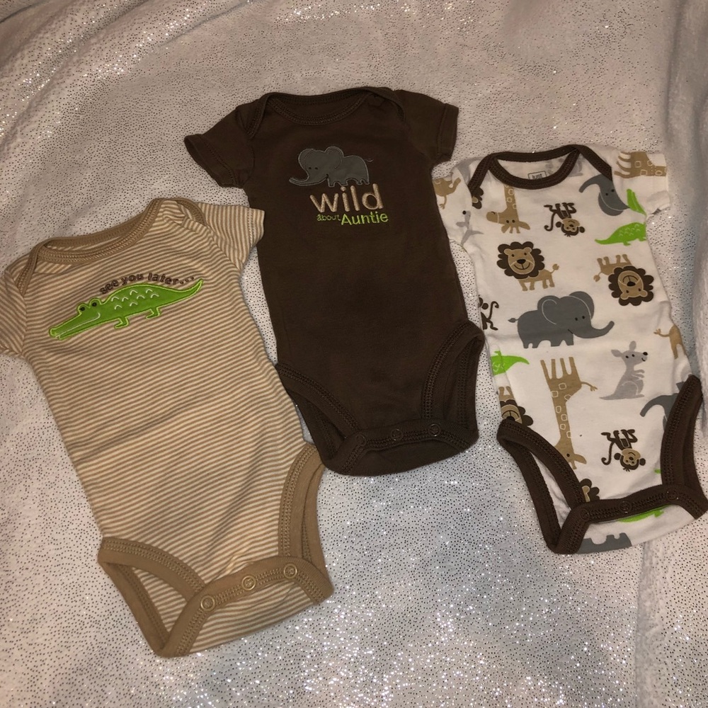 (2 for $12) Carters Newborn Onsie bundle- EUC